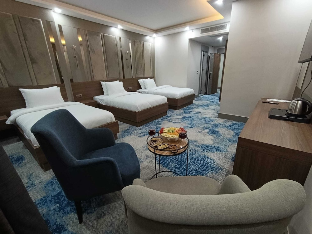 By Tashan Garden Otel