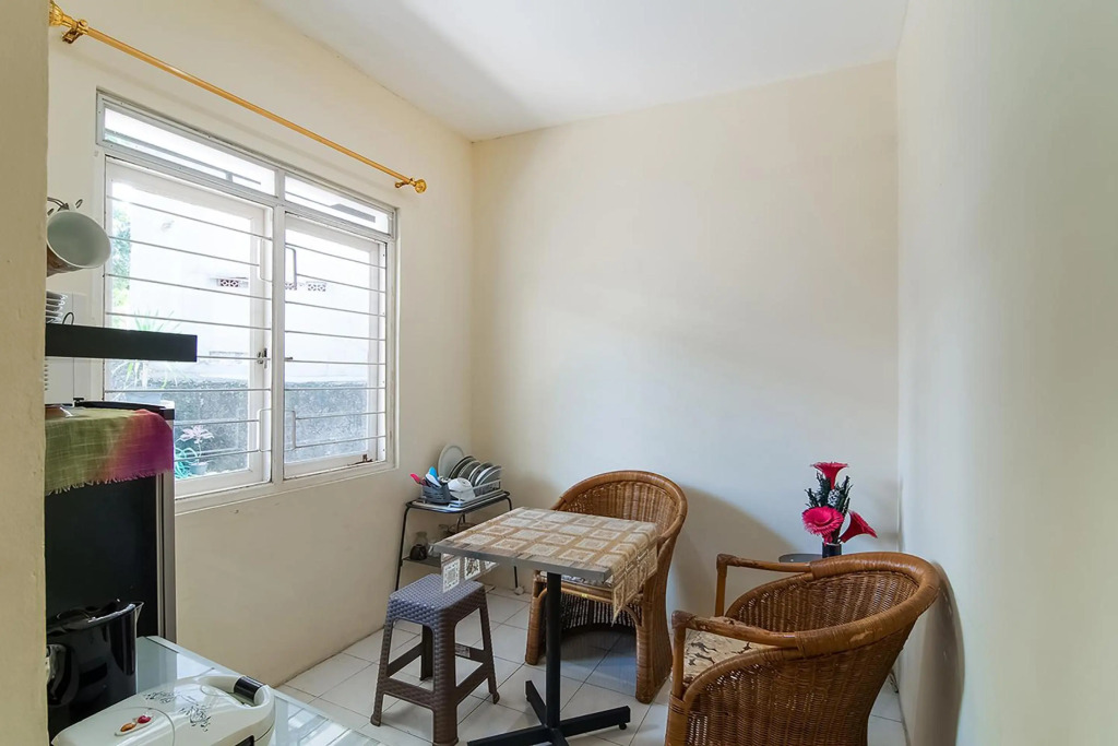 Spot On 3988 Kost Carmelia Baranangsiang Syariah