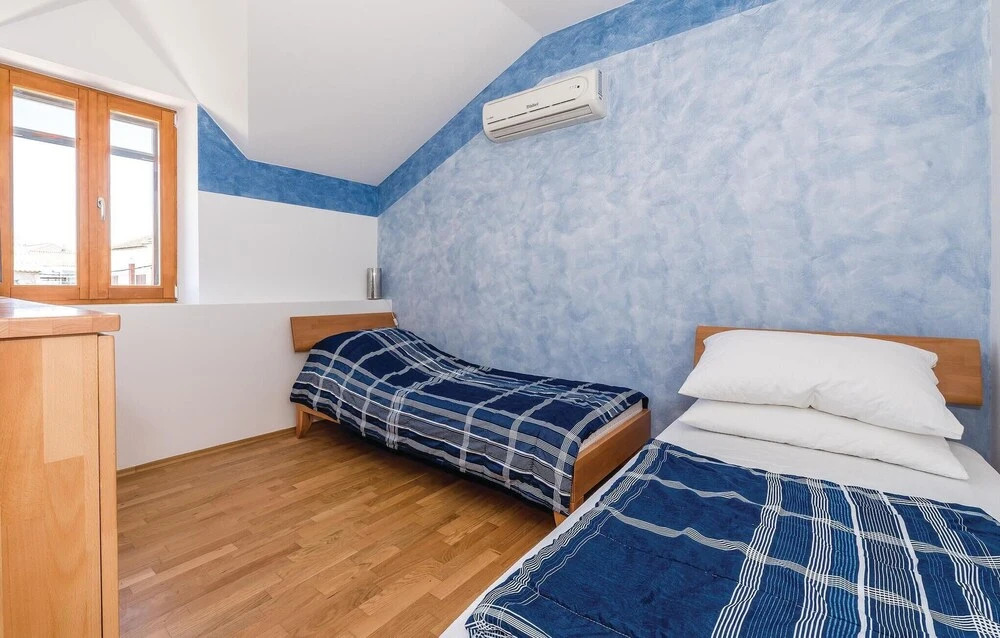 Nice Home in Vodice With Wifi and 4 Bedrooms
