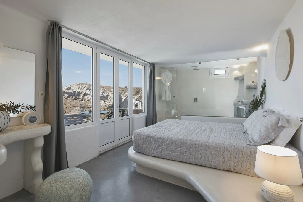 Suites of the Gods Cave Spa Hotel