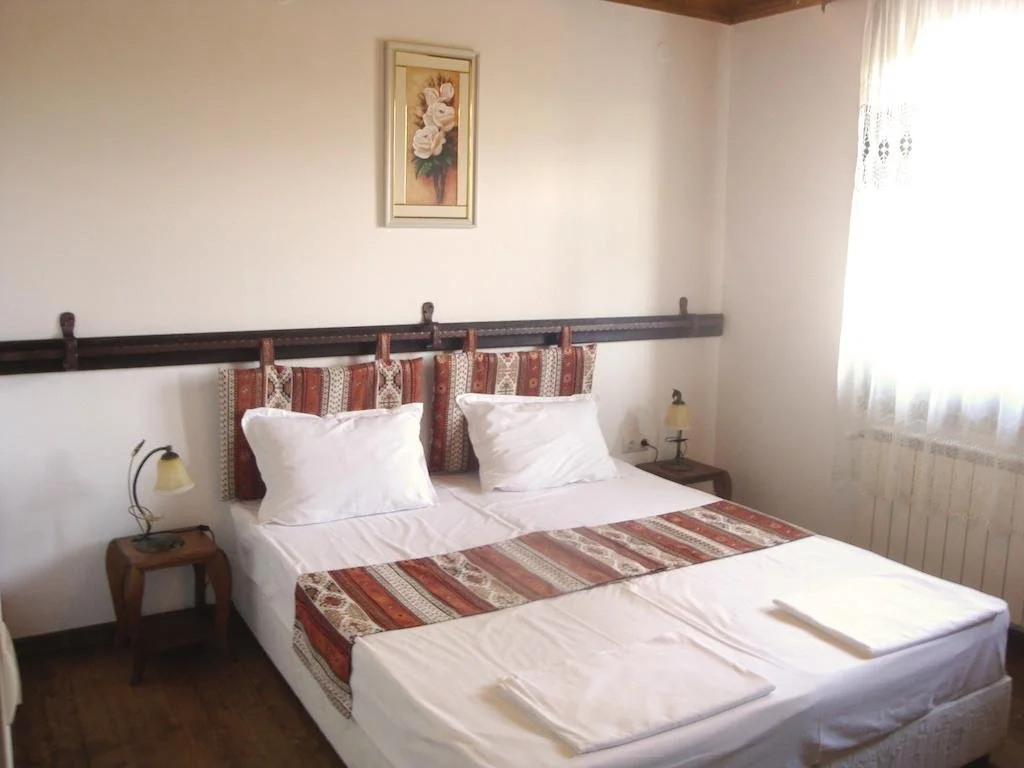 Guest House Black Lom
