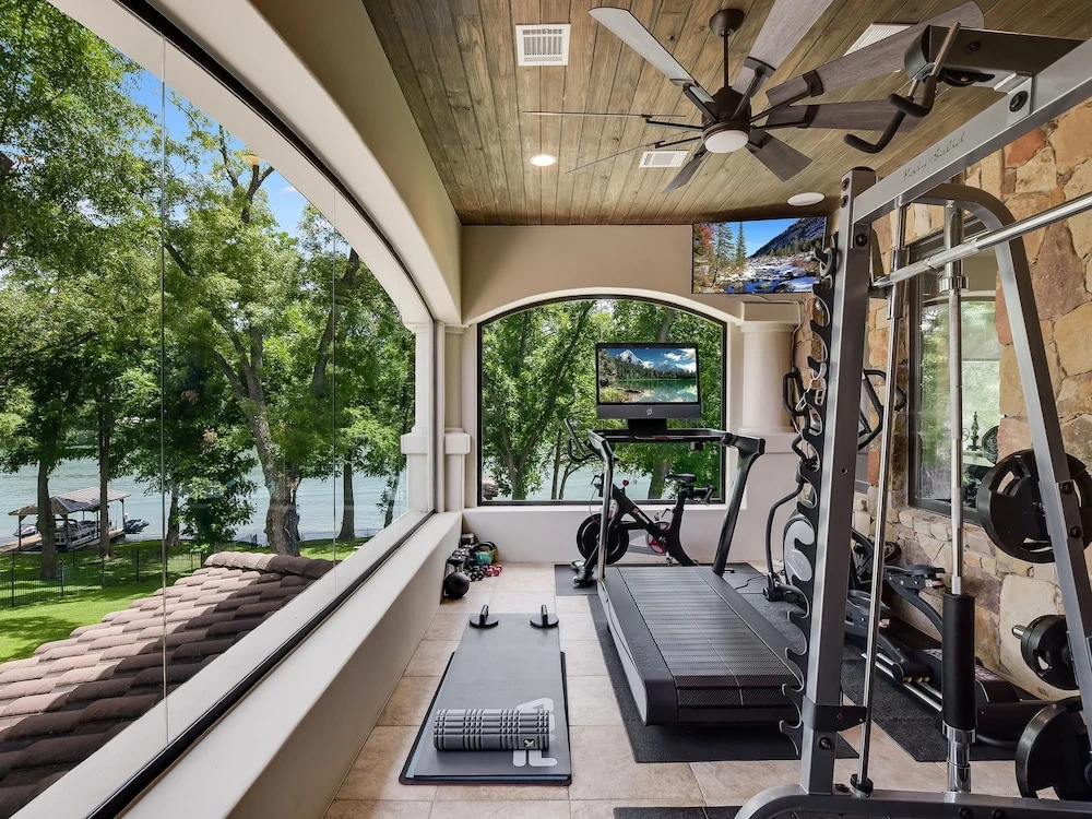 The Above Casa Tranquility Lake Austin 5 Bedroom Estate