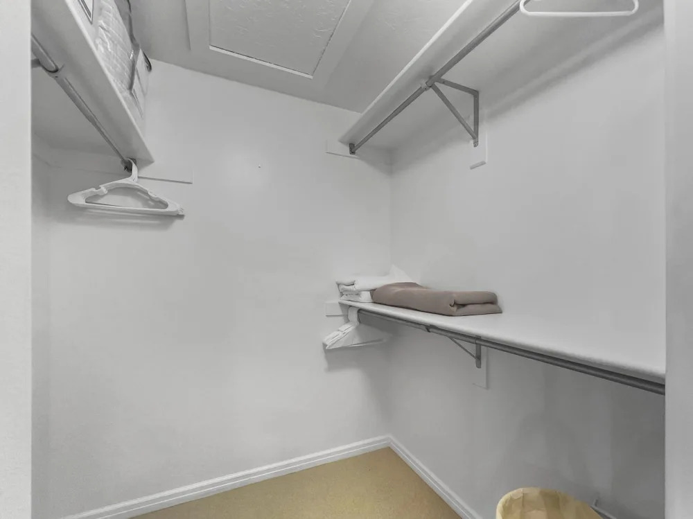 2480 Escape To The Lakes At Deer Valley! Private Hot Tub Oasis-close To The Slopes! 2 Bedroom Condo by RedAwning