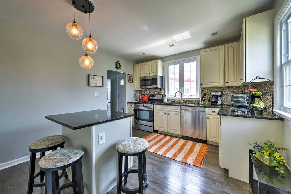 Charming Wildwood Hideaway w/ Private Pool & Deck!