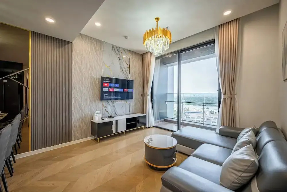 Eaton Park Riverside Luxury Vacation