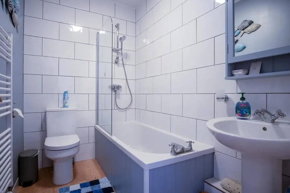 Beachcomber Seaside Apartment - 2 Bedroom - Tenby