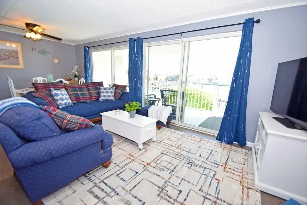 Thunder Island 137d 2 Bedroom Condo by RedAwning