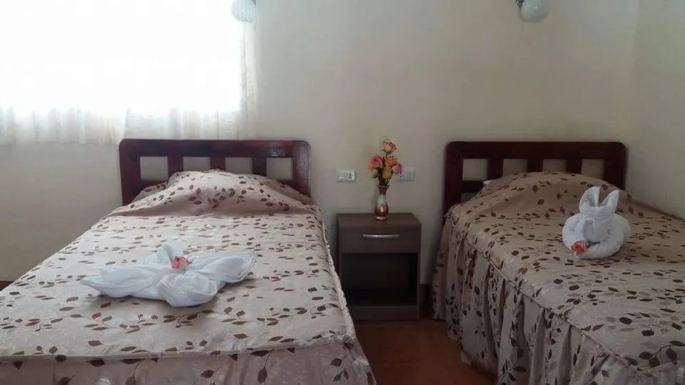 Hostal Carmeli A&C