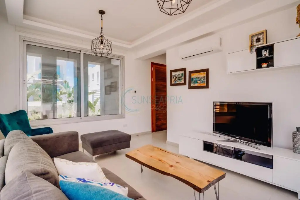 Dream 3bdr villa with private pool near the beach!