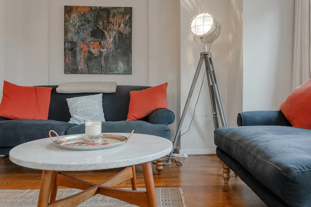Stunning 2 Bedroom Flat in Converted Church in Bethnal Green