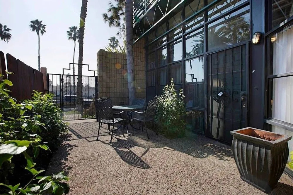 Unique 3BR Townhouse Close to the Ocean