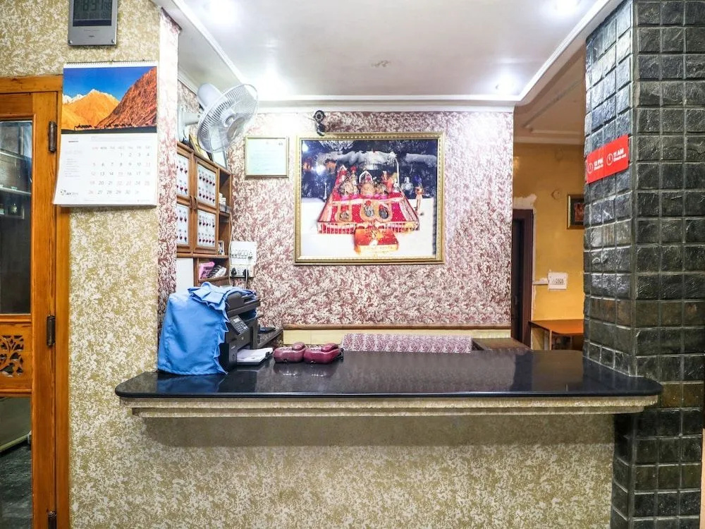 OYO 18377 Hotel New City Top