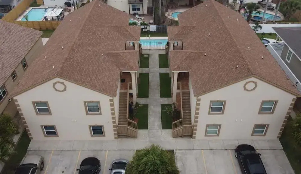 EZ Walk to Beach * Swanky 2 bedroom * Sleeps Tons (Mar y Sol II #1) by RedAwning