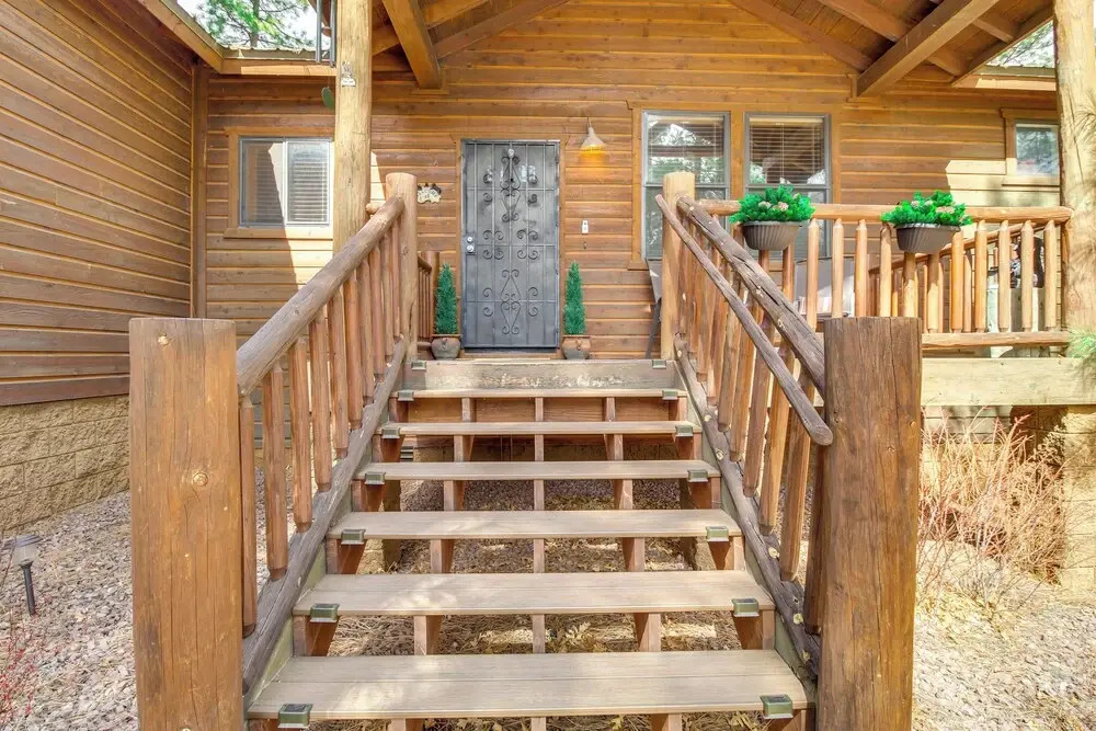 Outdoor Oasis: Family-friendly Cabin in Show Low!