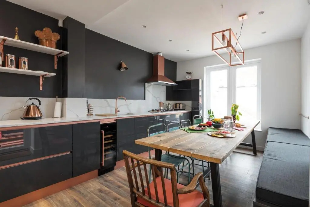 Courcy Road - 7 bedroom - sleeps up to 22