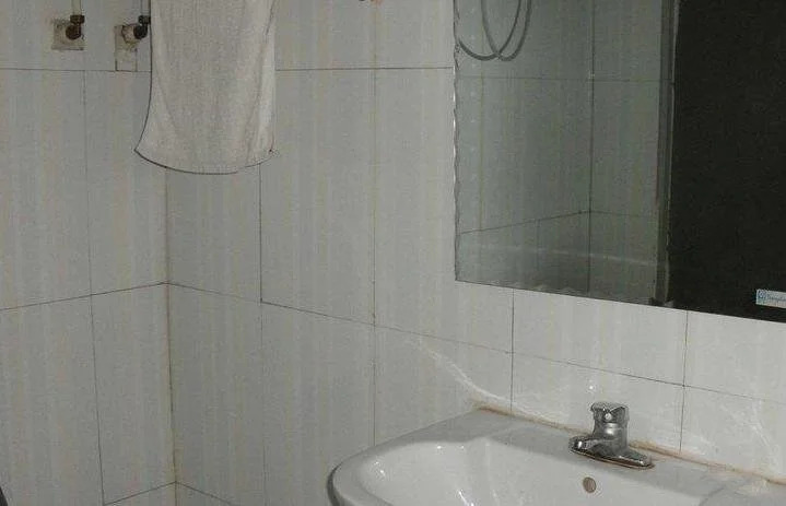 Yixin Hotel
