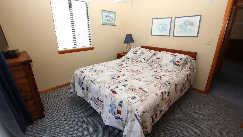 The B & B Inn - 6 Br Home