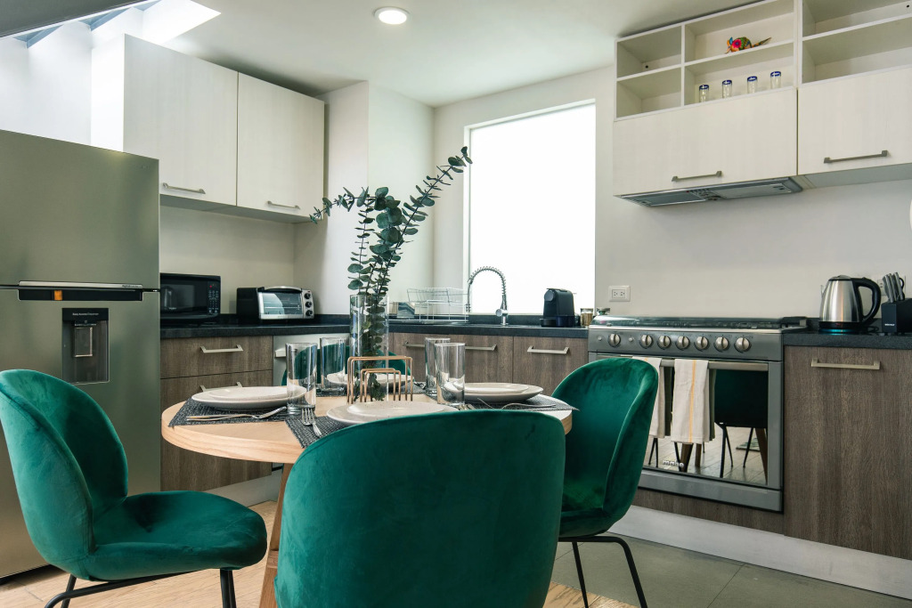 Stunning PH with Private Roof Terrace