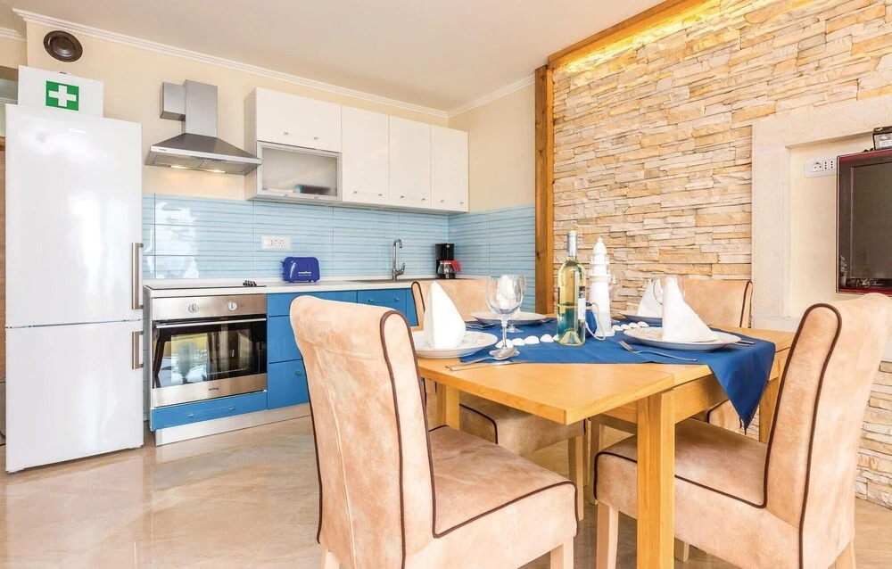Awesome Home in Klenovica With Wifi and 2 Bedrooms