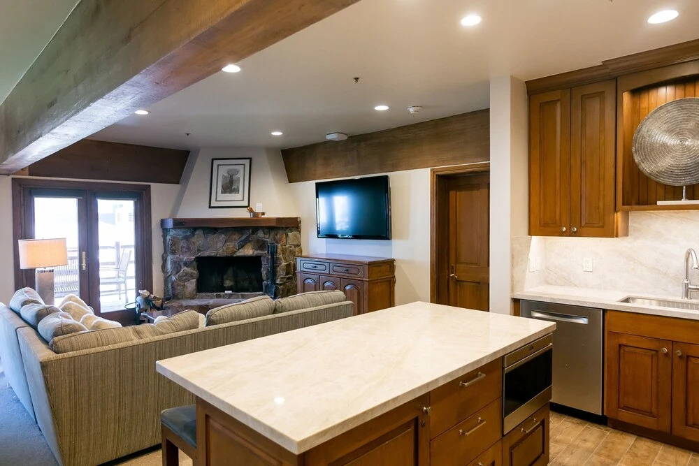 Luxury One Bedroom with Hot Tub