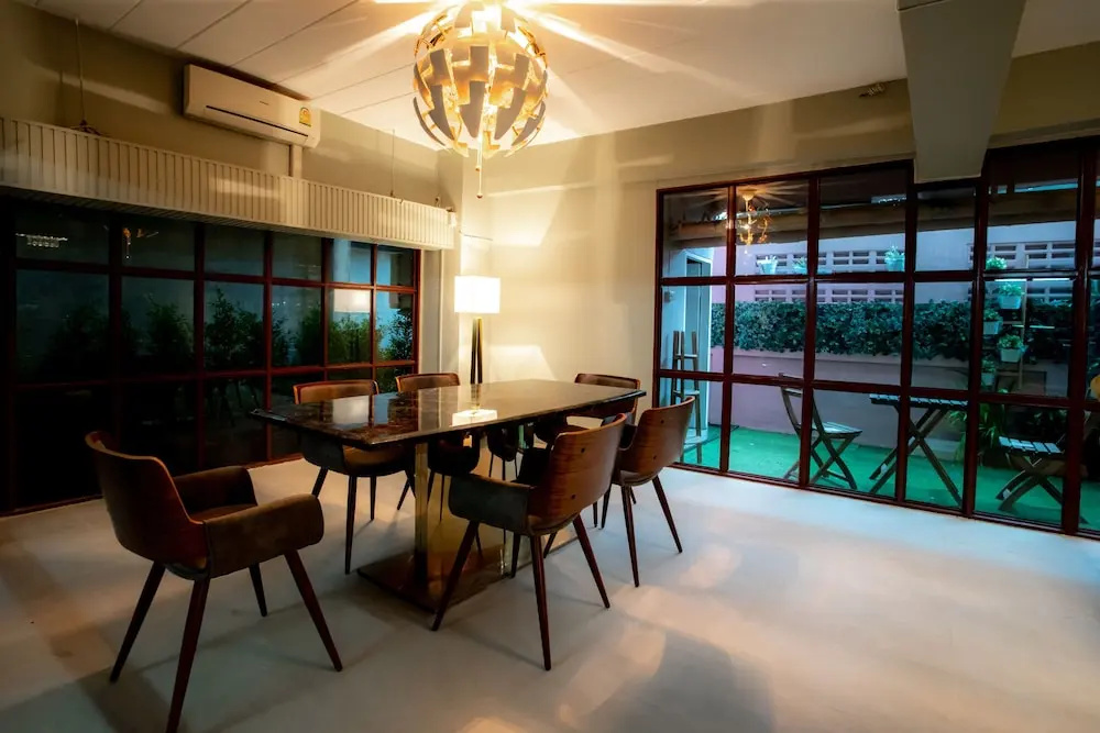 RoomQuest Bangkok Ratchada
