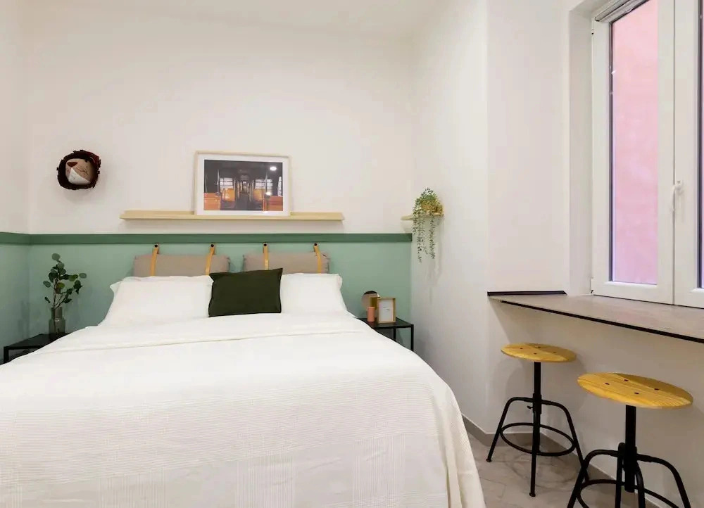 Lovely and tiny unit in the City center