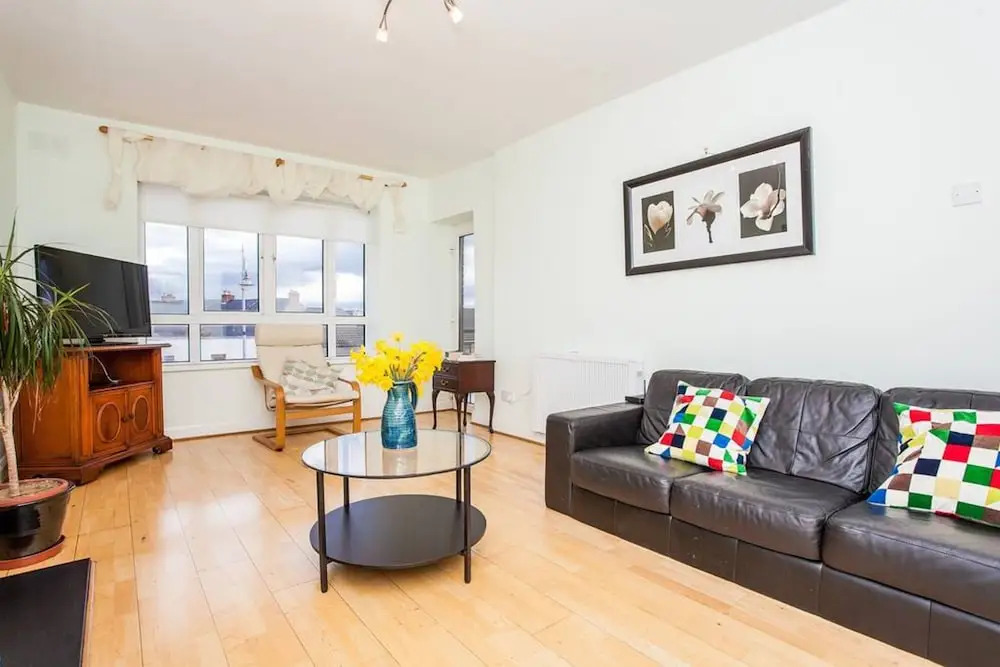 2 Bedroom Apartment 15 Minutes From City Centre
