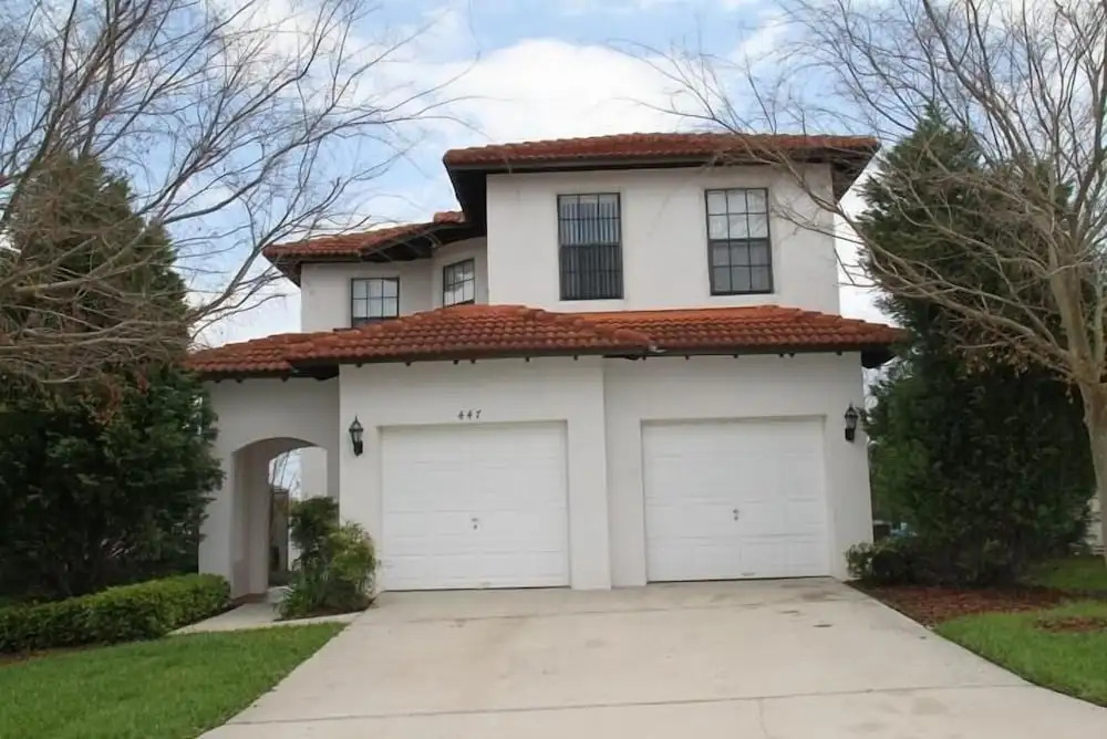 447 High Grove House 4 Bedroom by Florida Star
