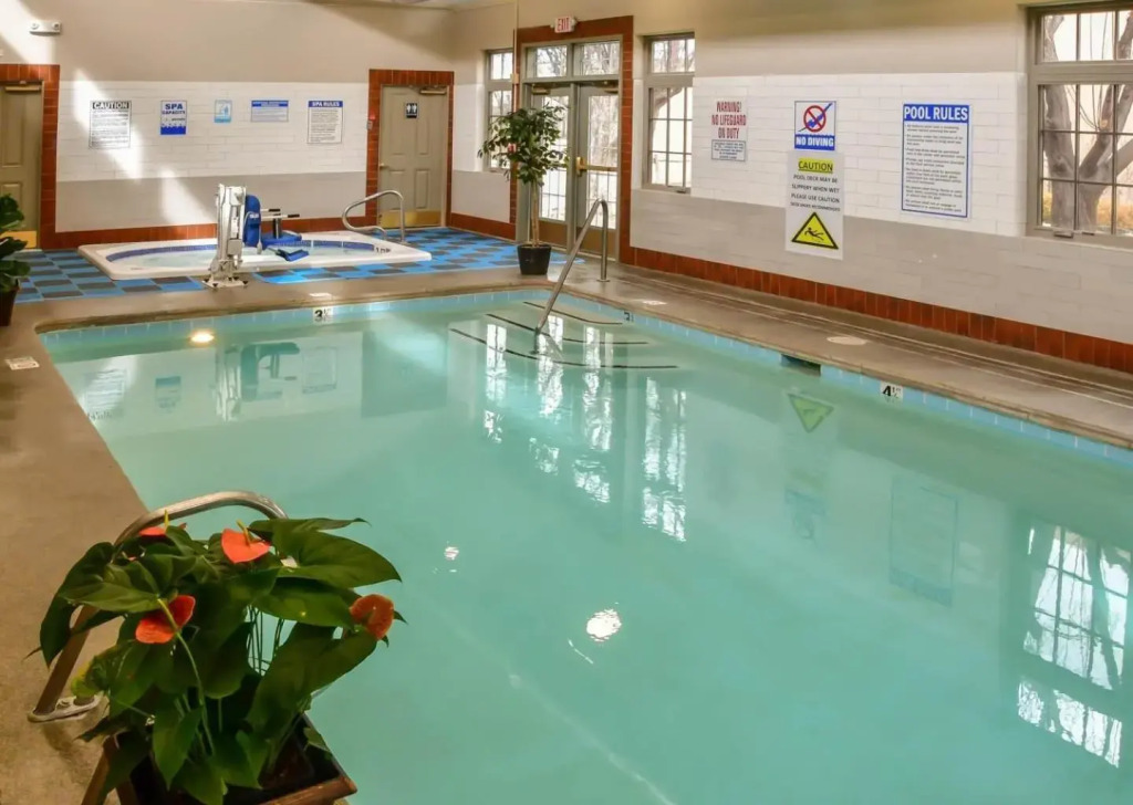 Artist Road #30, 2 Bedrooms, Fireplace, Pool Access, Washer/Dryer, Sleeps 4