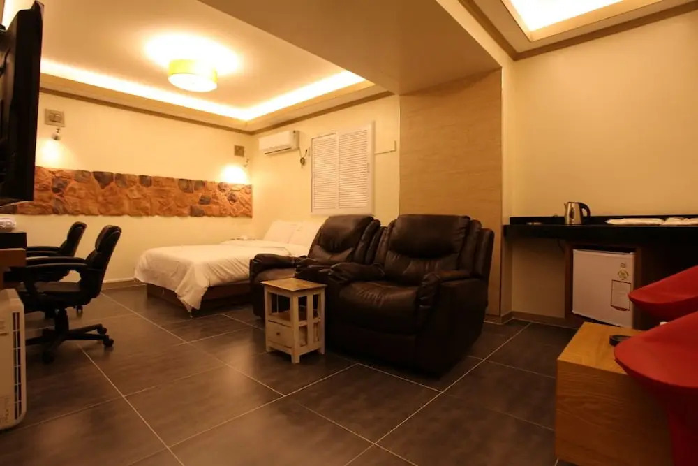 S Petite Hotel