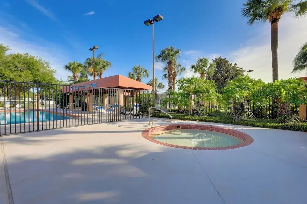 Steps to Pool: Winter Garden House w/ Lanai!