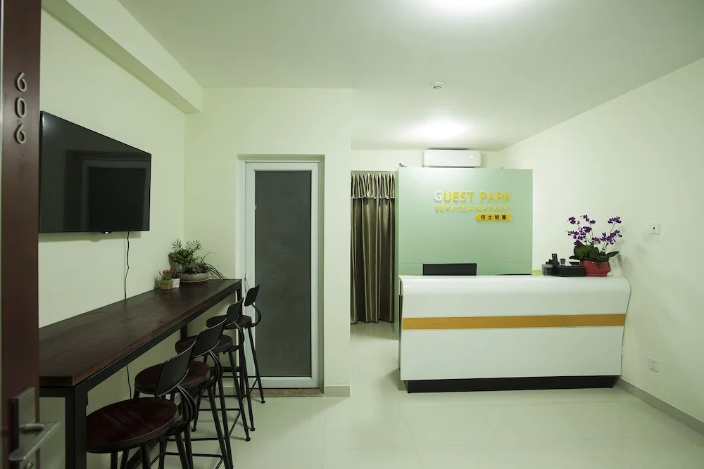 Jiashibo Apartment Hi-tech Park Branch