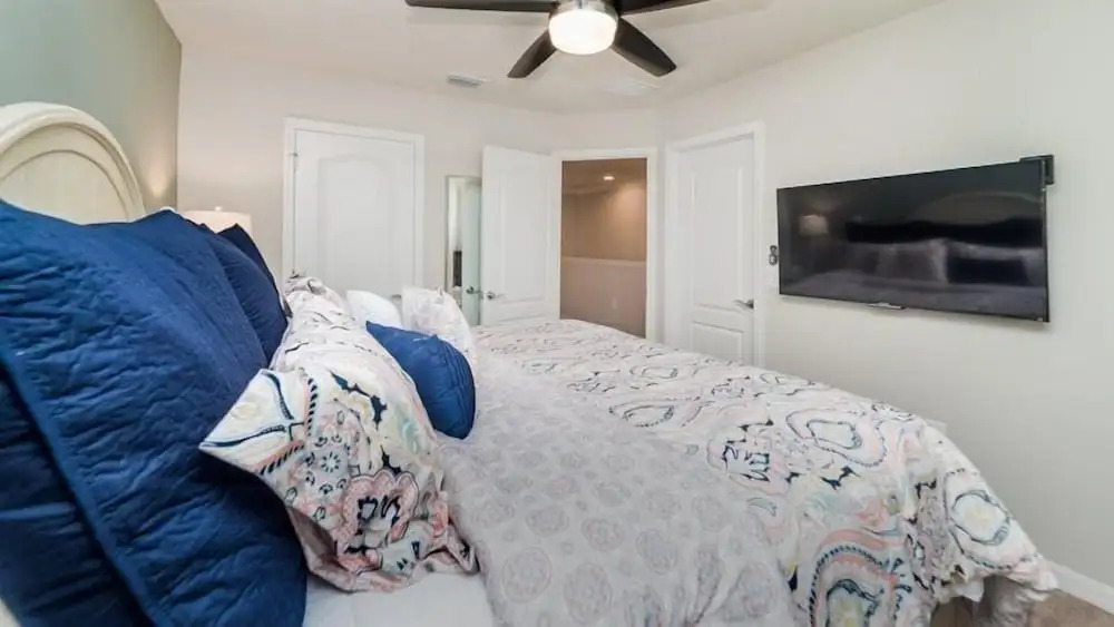 Amazing 5 Bed 5 Bath Pool Home in Windsor at Westside Resort