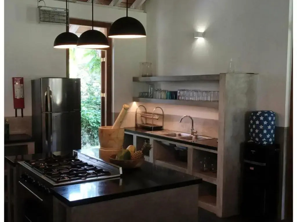 Boundary House. 4 bedrm villa with private Chef