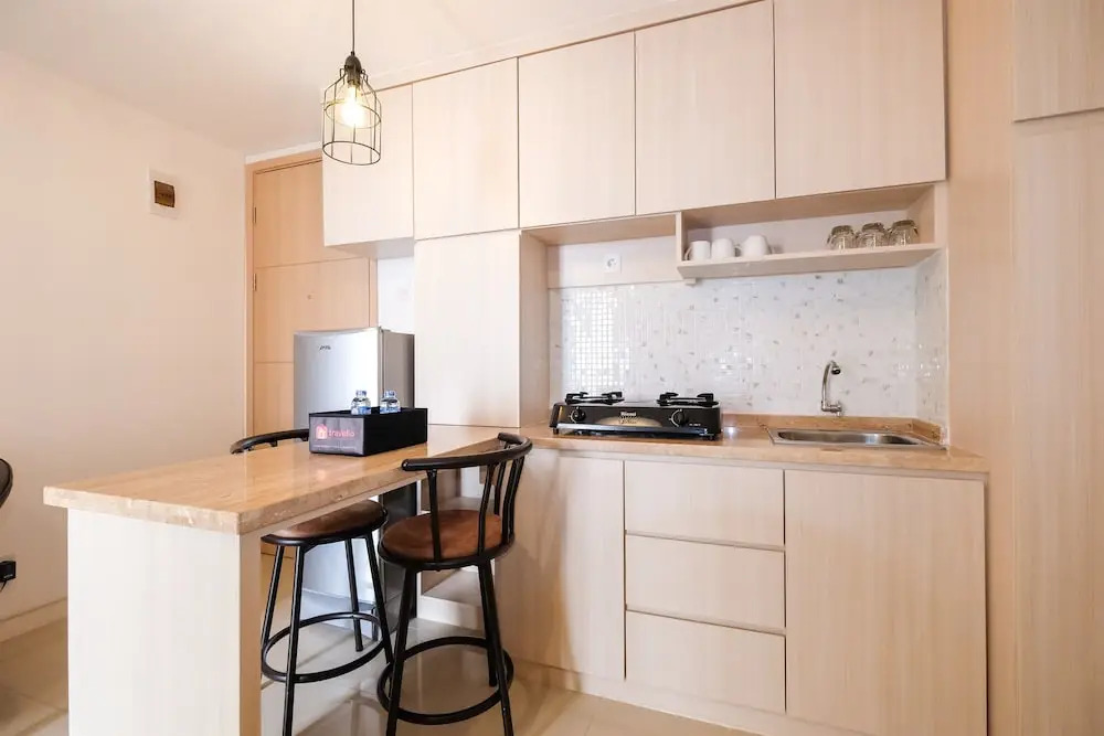 Spacious Bassura City Apartment with Pool View