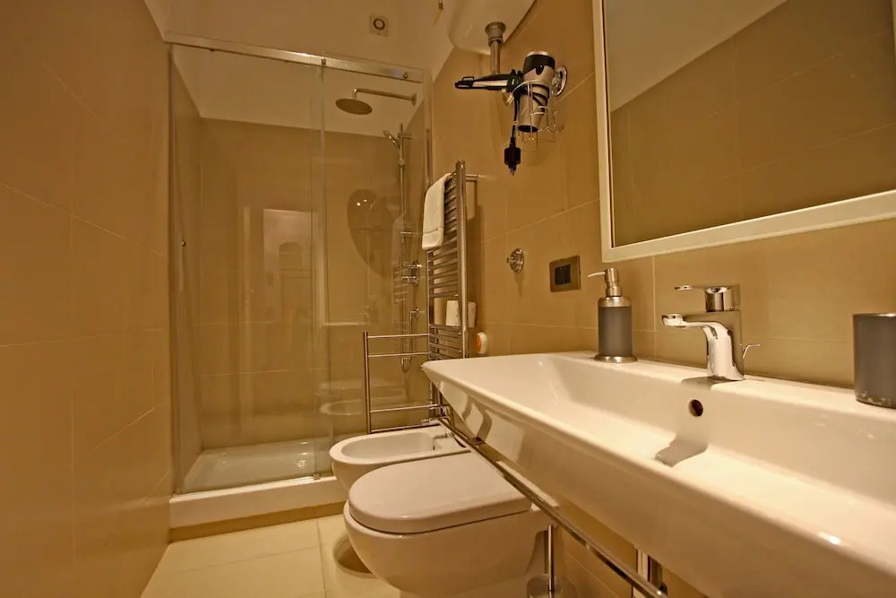 Travel & Stay - Cappellari