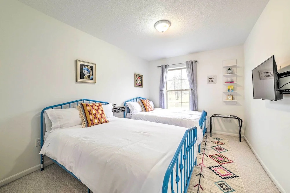 Game Room & On-site Snow Trails! Bellaire Retreat