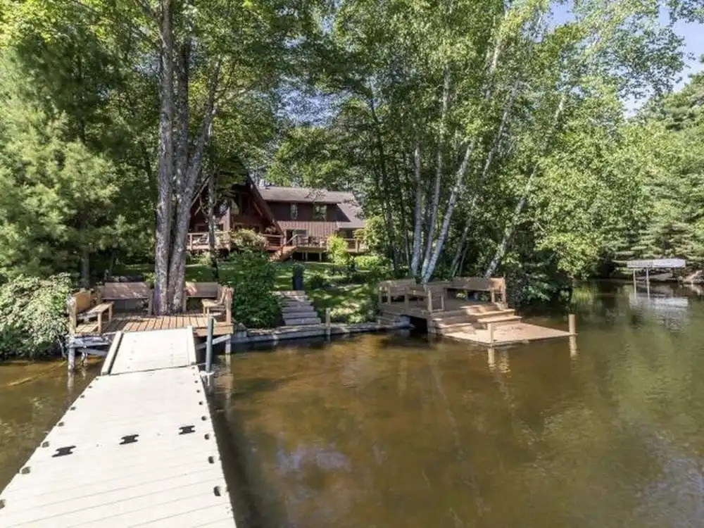 Pickerel Lodge - 4 Br Home