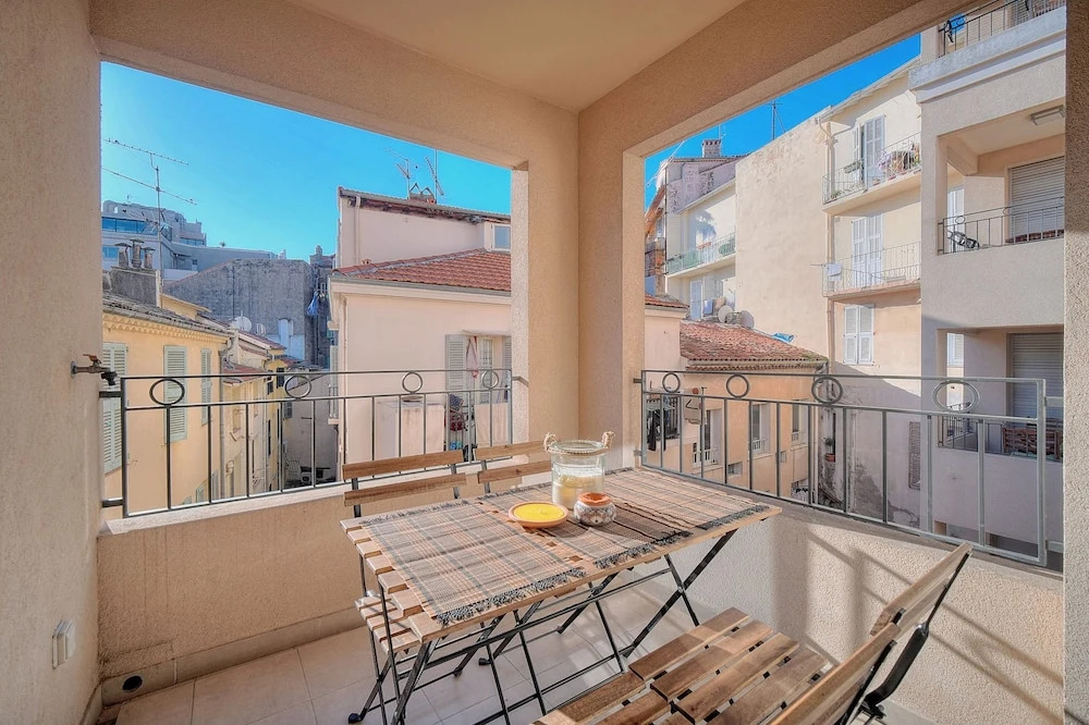 Magnifique 3 pi ces Avec Terrasse A2b238