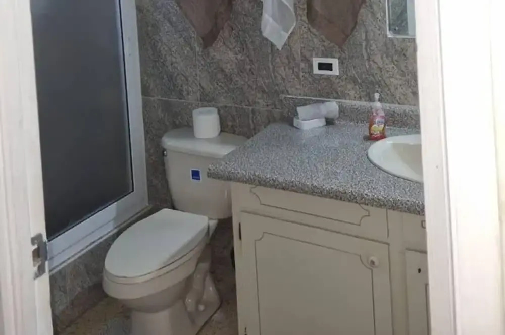 3-Bed House Sleeps 6 with Mountain Views