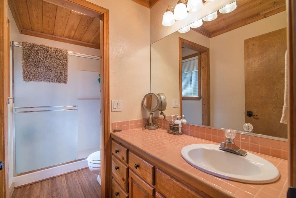 Classic 3 BR / 2 BA Near Tahoe Donner Ski Area!