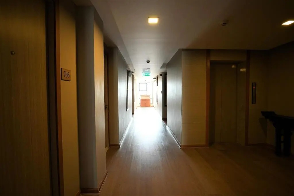 Baan Tanwa - MRT Ratchadapisek Exit 1 or 2