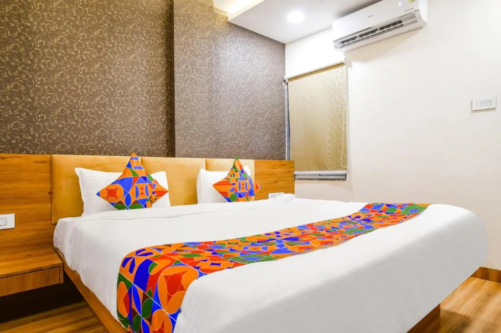 FabHotel Woodlark Inn