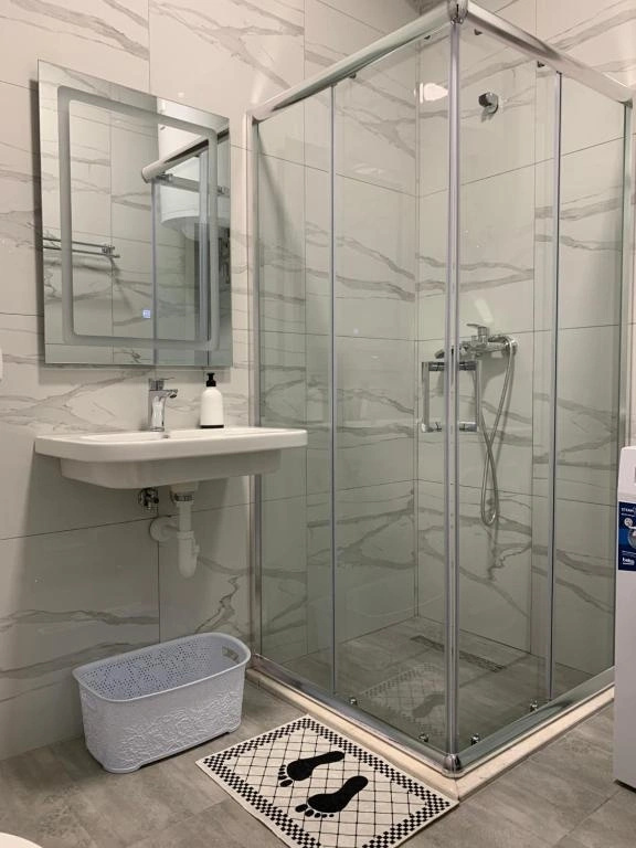Lovely 1-bedroom Condo in Tirana WiFi-Netflix-AC