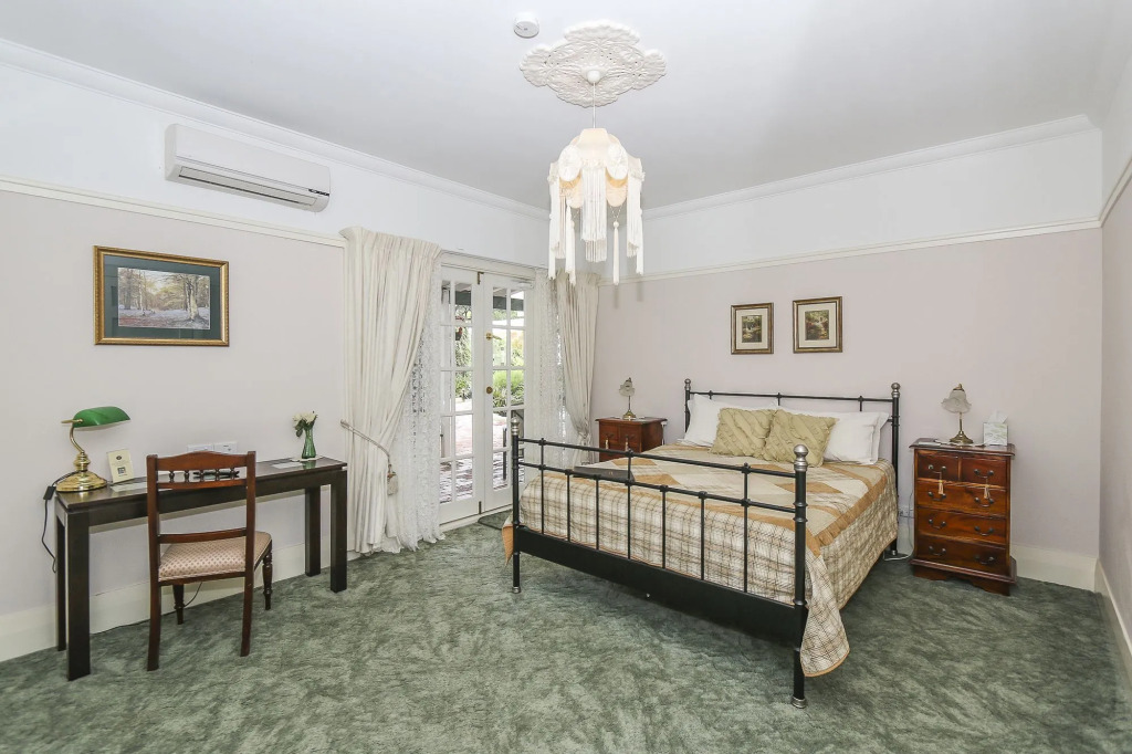 Rosebridge House Bed & Breakfast Adult Retreat
