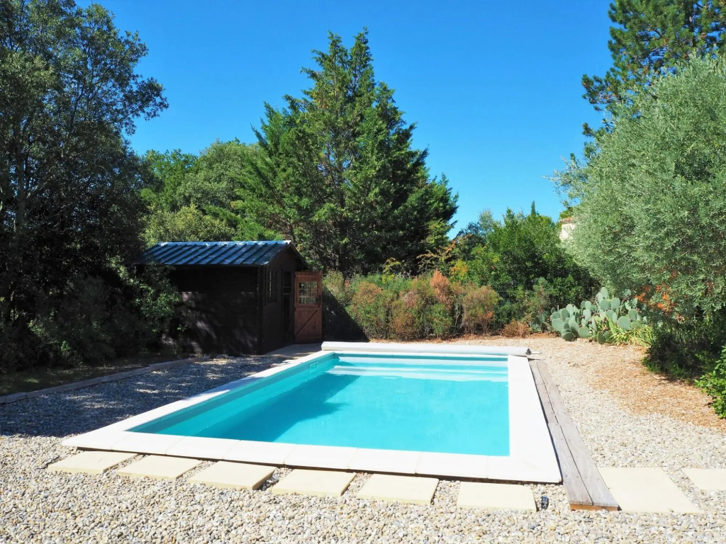 Holiday home with outdoor pool, Bédoin