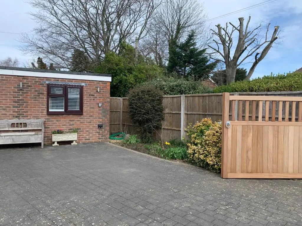 One bedroom self contained annex with own bathroom, sitting room and kitchenette