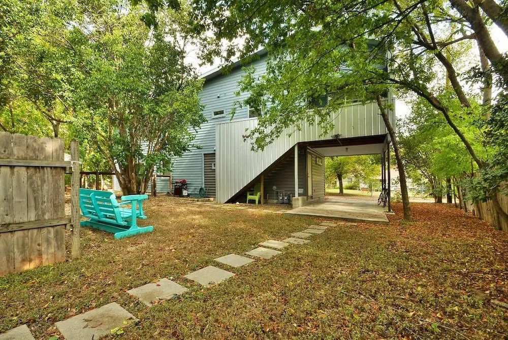 1BR South Austin Steps from 1st by RedAwning