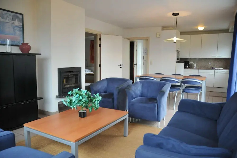 Apt w/ Fireplace & Garden