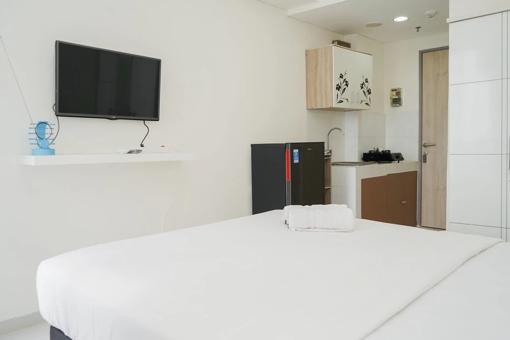 Great Deal Studio Room At Serpong Greenview Apartment